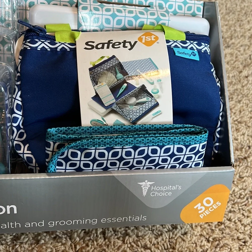 LIKE BRAND NEW Safety 1st Welcome Baby Nursery Collection 29-piece set!!